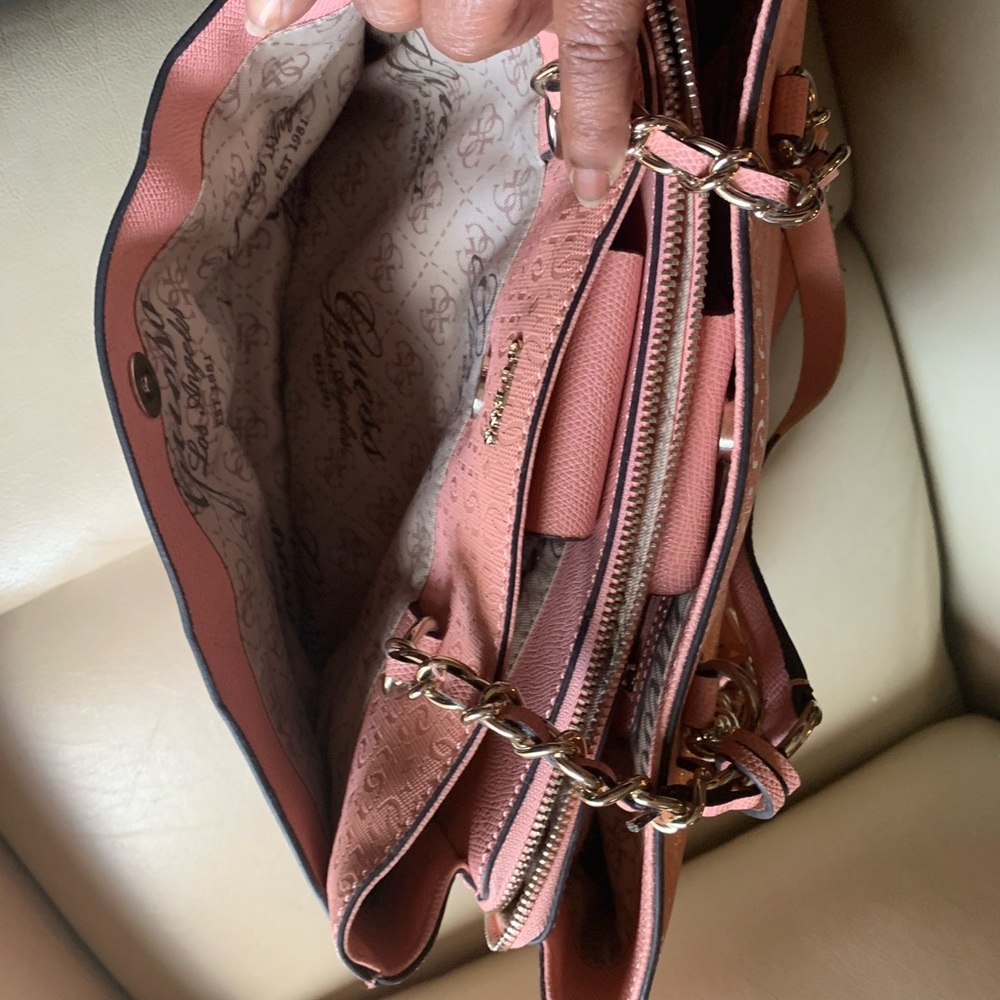 Guess multiple pockets Peach/Pink Handbag Xcellent Condition - Picture 12 of 13